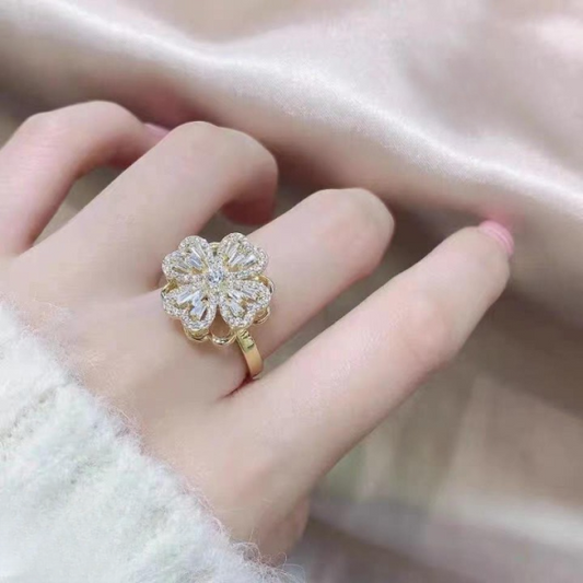 Clover Zircon Rotating Ring