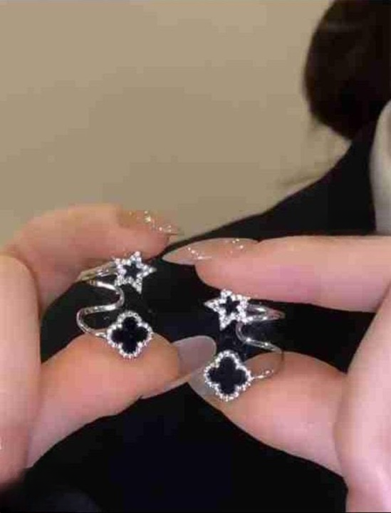 Sparkling Clover Star Earrings